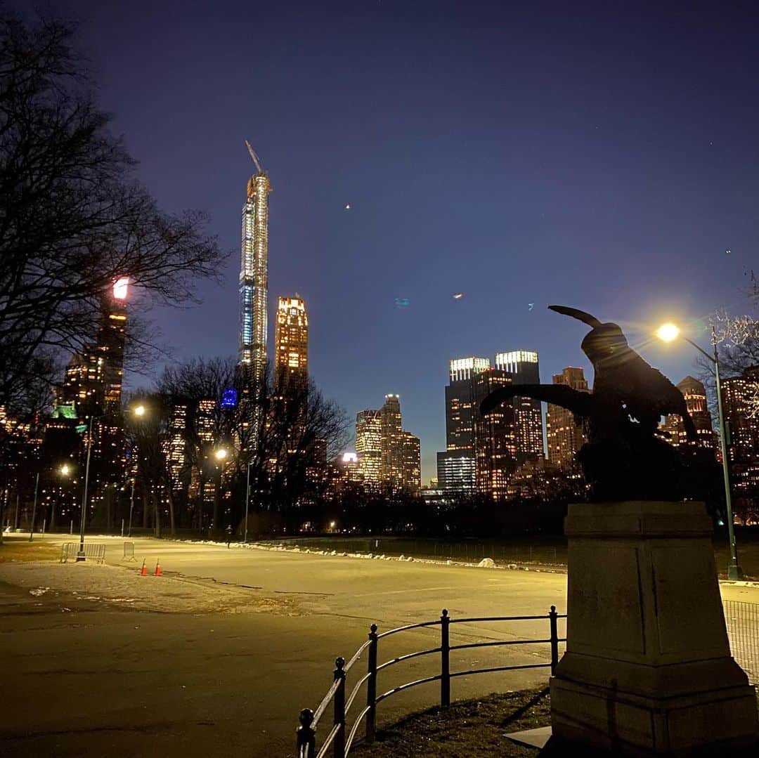 林信行さんのインスタグラム写真 - (林信行Instagram)「‪#CentralPark after dark ‪#ShotOnIPhone11Pro‬ ‪#NightMode ‬」1月23日 8時03分 - nobihaya