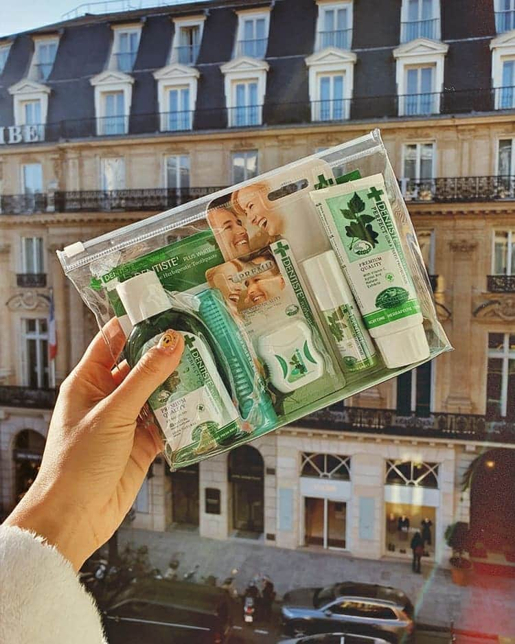 Araya Alberta Hargateさんのインスタグラム写真 - (Araya Alberta HargateInstagram)「มาทริป นี้สิ่งที่ขาดไม่ได้  Dentiste’ travel essential pack  Favorite item ที่ชมพกไปด้วยเวลาเดินทาง  ขนาดกระทัดรัด สามารถพกขึ้นเครื่องบินได้สบาย ชมมั่นใจเมื่อไหร่ก็พร้อม @dentiste_thailand #dentiste #intimatemoment」1月23日 8時14分 - chomismaterialgirl