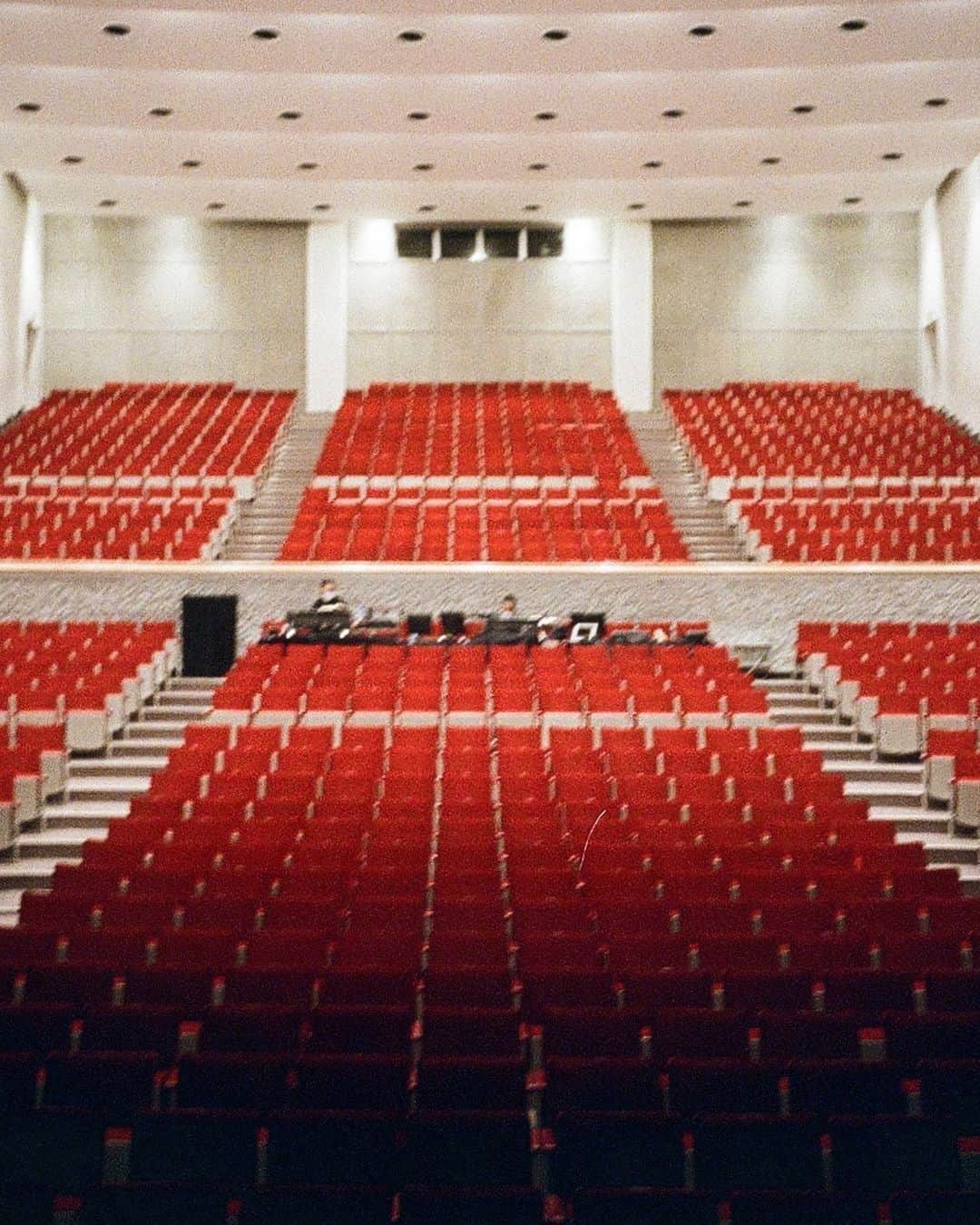 長井短さんのインスタグラム写真 - (長井短Instagram)「#グッドバイ　大阪公演も頑張るぞ！これは確か、新潟の劇場。大きかった〜そして綺麗だった〜〜」1月22日 23時18分 - 0mijika0