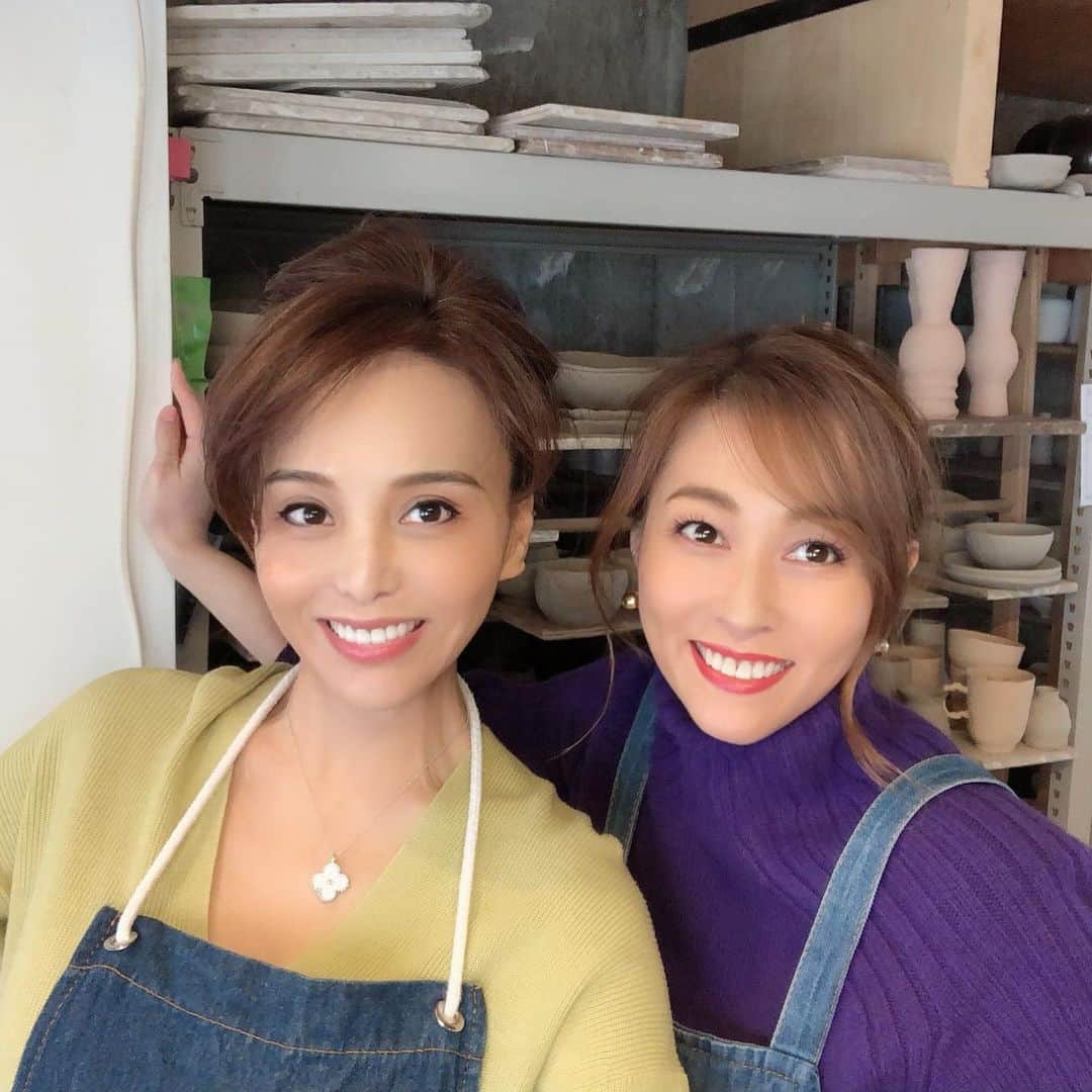 麻美さんのインスタグラム写真 - (麻美Instagram)「陶芸教室🤎 ． 全神経を集中させて ロクロを回したつもりが…🤪🤪🤪 ． 何度も失敗💦 ． いゃ〜〜 難しい🤣 ． 作品に性格があらわれる ． #陶芸#お教室 #いつメン #この後のランチがご褒美  #至福の時 #楽しい #enjoy#happy  #hobby #learning」1月22日 23時20分 - mami0s