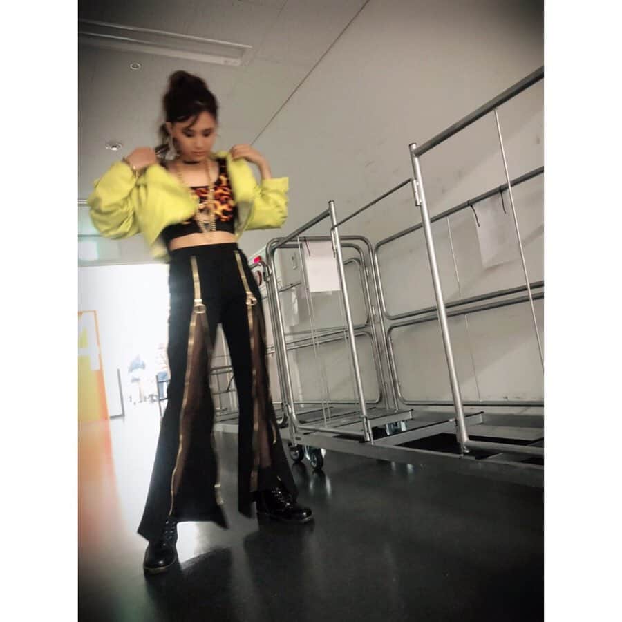 Beverlyさんのインスタグラム写真 - (BeverlyInstagram)「Outfit for my「Kamen Rider Kuuga! 」Performance✨💯 Love this! 💖 Hair&Make: @shihominishio  Styling:@m1nam1_515  #beverly #ビバリー #超英雄祭2020 #仮面ライダークウガ」1月22日 23時50分 - beverly_official_