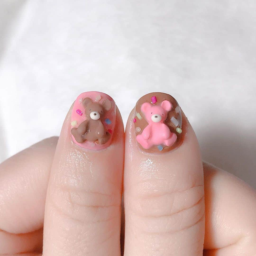 なかやまちえこさんのインスタグラム写真 - (なかやまちえこInstagram)「Valentine🤎 #nail #nails #nailart #ネイル #美甲 #ネイルアート  #clou #nagel #ongle #ongles #unghia #japanesenailart #manucure #네일 #젤네일 #네일아트 #네일리스트 #japanesenails #manicurist #gelnails #أظافر #Valentinenails #バレンタインネイル #バレンタイン #Valentine #大久保ちか ちゃん⠀ PREGEL 207.264.844.863.L05.L10 PremDoll B29 PREANFA なかやま監修シリコンモールド『くま』」1月23日 0時25分 - chiekonakayama