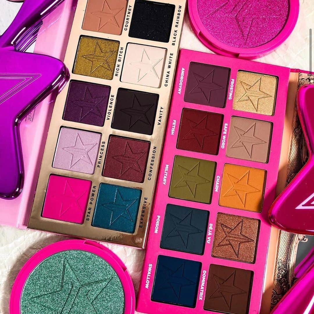 Jeffree Star Cosmeticsさんのインスタグラム写真 - (Jeffree Star CosmeticsInstagram)「Pick your poison 🗡 @beauty._._.unicorn shines the light on our #Androgyny & #BeautyKiller palettes🖤 Which on is your fav? 🙌🏼 #jeffreestarcosmetics」1月23日 1時06分 - jeffreestarcosmetics