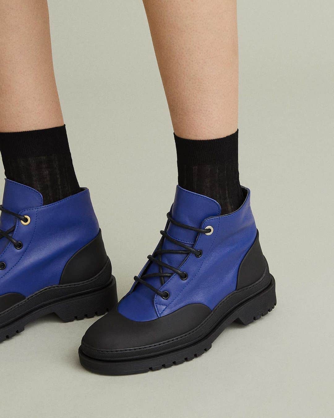 ウォントのインスタグラム：「Fully equipped for a comfortable and sturdy stride, the Luton sports a protective mud-guard and our toughest sole yet. Shop this universal silhouette for him & her on WANTLesEssentiels.com. #wantlesessentiels #press20 #boot」