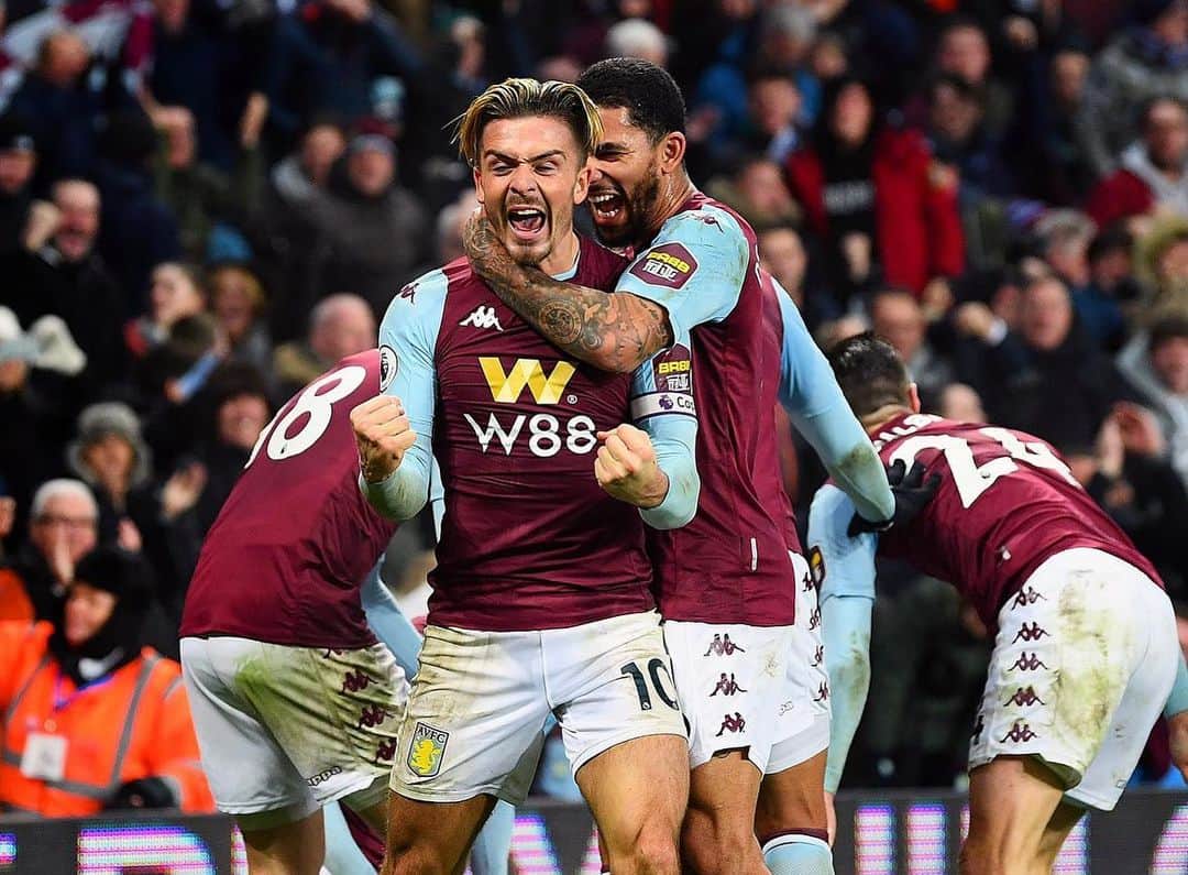 ジャック・グリーリッシュのインスタグラム：「Great win last night & a special night under the lights at Villa Park. Nothing better 😍🤩」