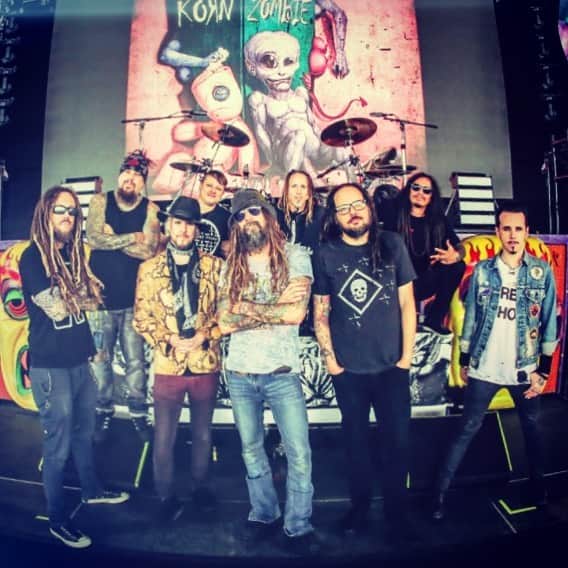 ロブ・ゾンビのインスタグラム：「Zombie/Korn summer 2016. Anyone catch any of those gigs? Good times for sure. We have been touring together since 1999. Damn! #robzombie #korn #returnofthedreadstour2016」