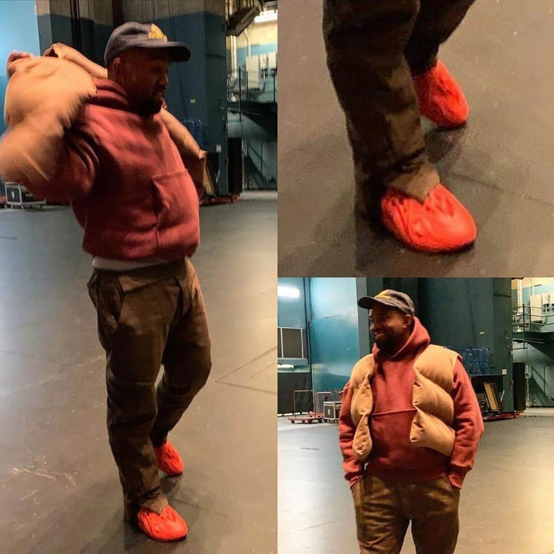 Nice Kicksさんのインスタグラム写真 - (Nice KicksInstagram)「SPOTTED// Kanye West in a red adidas Yeezy Foam Runner. What are your HONEST thoughts on this model? 🤔🔴」1月23日 3時01分 - nicekicks