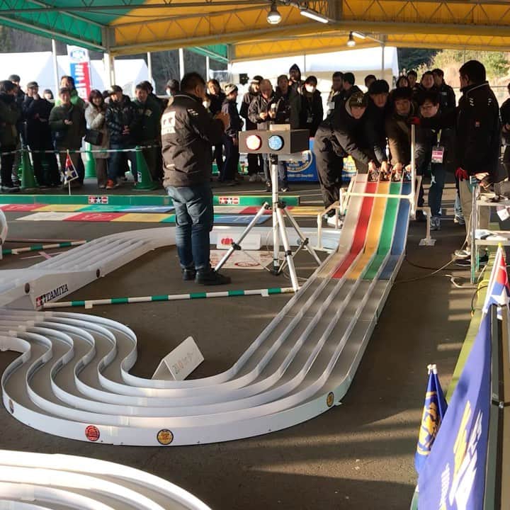 のインスタグラム：「MINI4WD 2020 NEW YEAR OKAYAMA Grand Prix Open Class Final race 🏁ミニ四駆グランプリ2020 ニューイヤー　岡山大会　オープンクラス優勝決定戦﻿ #mini4wd ﻿ #tamiyamini4wd﻿ #ミニ四駆﻿ ﻿」