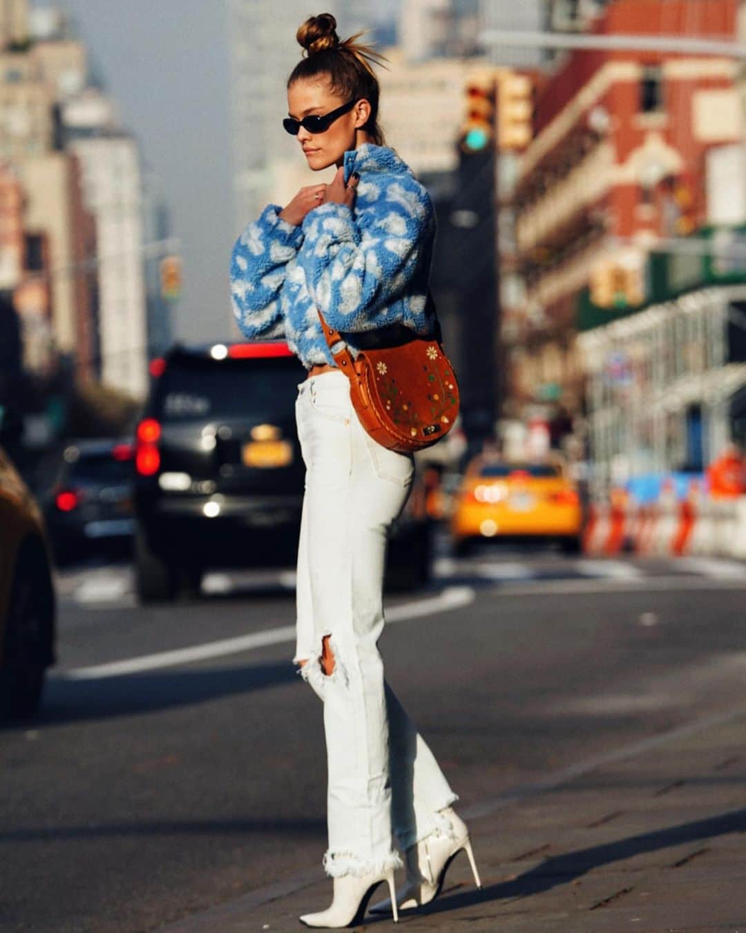 ニーナ・アグダルさんのインスタグラム写真 - (ニーナ・アグダルInstagram)「This windbreaker is a whole mood 😃」1月23日 8時34分 - ninaagdal