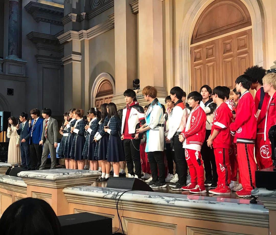 テレビ東京「青春高校３年C組」のインスタグラム：「#公開生放送 #お台場 #venusfort  #教会広場 #デビュー日  #青春の1ページ #またふえたね  #オリコンチャート5位  #おめでとう #ファンの皆さん #お祝いメッセージ #ありがとう  #青春高校３年Ｃ組」