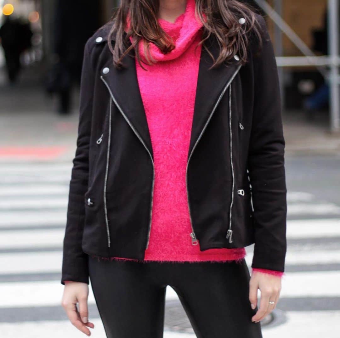 のインスタグラム：「A pop of color #catherinemalandrino #catherinecatherine #sweaterseason #color #pink #comfystyle #outfitgoals #brightandbold #winterfashion #womenstyle」