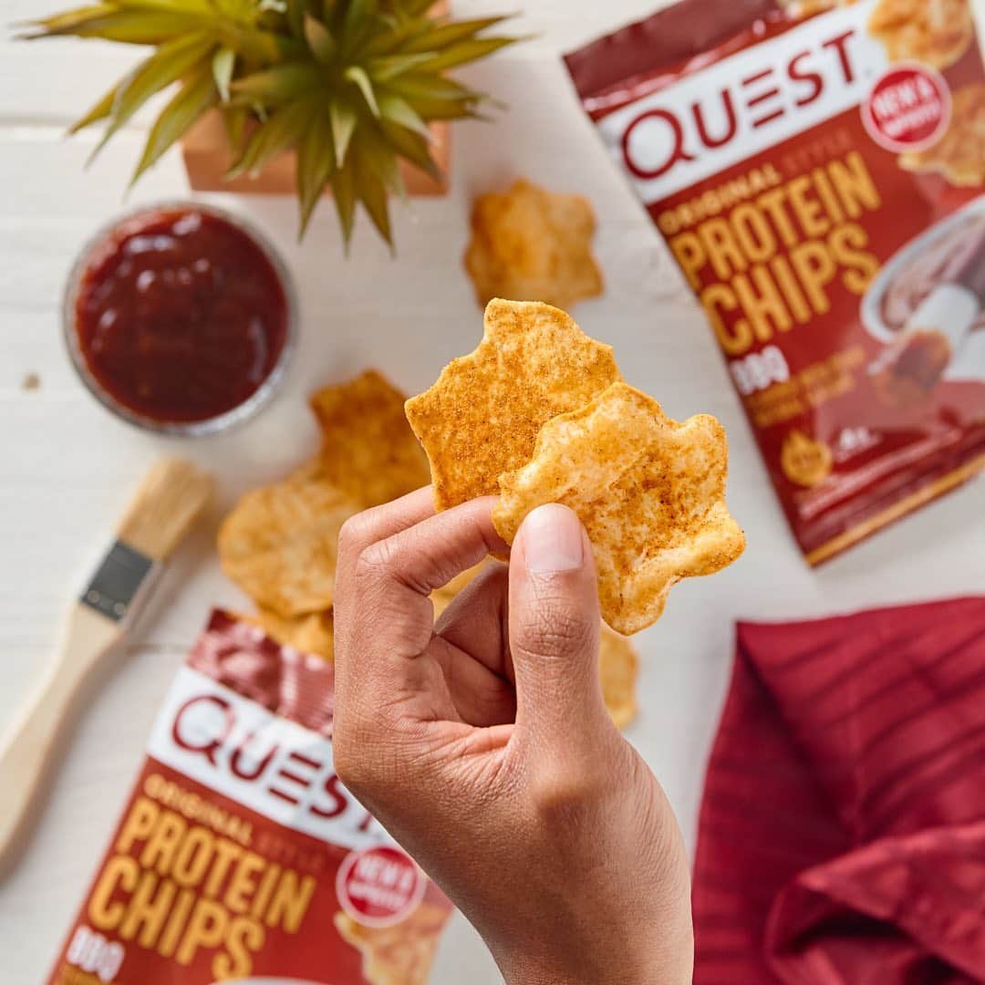 questnutritionさんのインスタグラム写真 - (questnutritionInstagram)「Who wants to meet the NEW & IMPROVED BBQ Chips? 🔥 They pack more crunch & more of your favorite smokey, backyard BBQ flavor with 19g protein & 4g net carbs per bag. #OnaQuest」1月23日 3時23分 - questnutrition