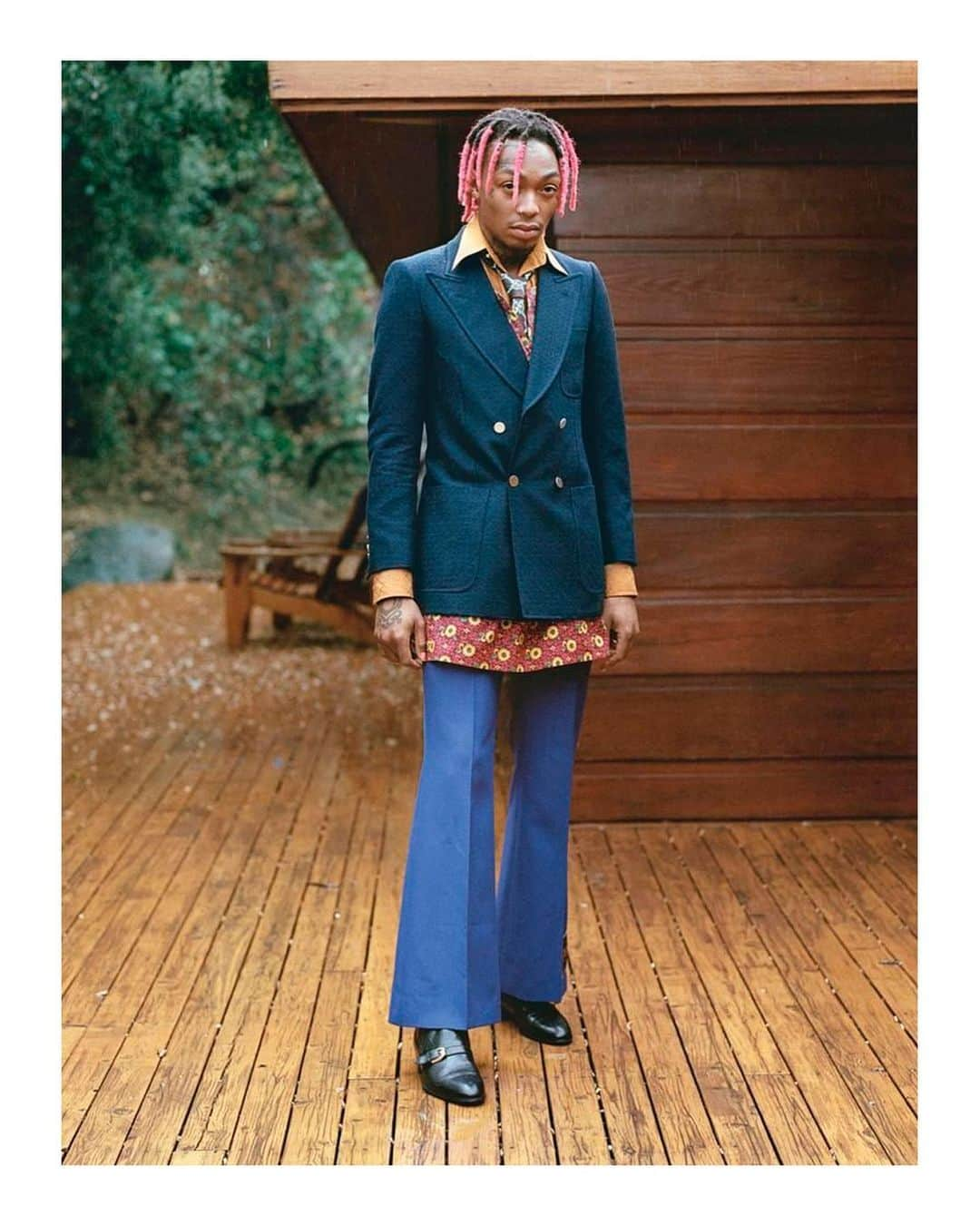 グッチさんのインスタグラム写真 - (グッチInstagram)「@tylayaweh appears on @wsjmag wearing a #GucciTailoring look featuring a double-breasted jacket and flare pants from #GucciSS20 by @alessandro_michele. #AlessandroMichele #GucciEditorials Photo by: @campbelladdy Styling by: @gabriellak_j」1月23日 3時43分 - gucci