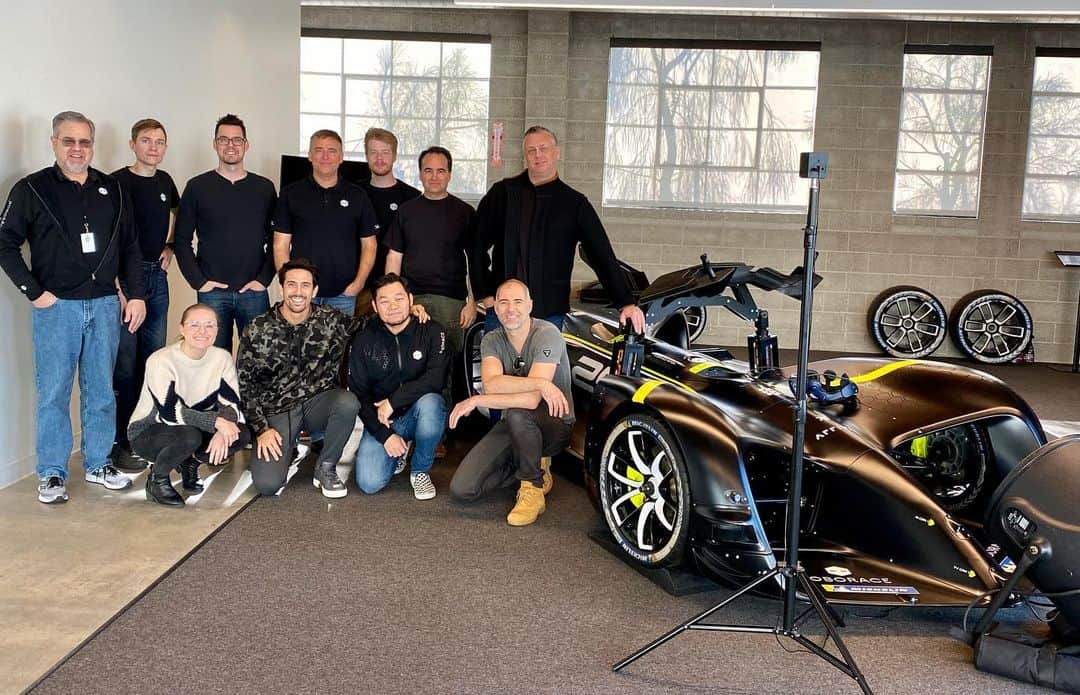 ルーカス・ディ・グラッシさんのインスタグラム写真 - (ルーカス・ディ・グラッシInstagram)「The #DreamTeam of @Roborace in our Los Angeles 🇺🇸 office ! Big news of #SeasonBeta coming soon ! —- #Electric #Racing #Technology #Autonomous #EV #Automation #Safety #Future #Roborace #Robocar #VR」1月23日 3時52分 - lucasdigrassi