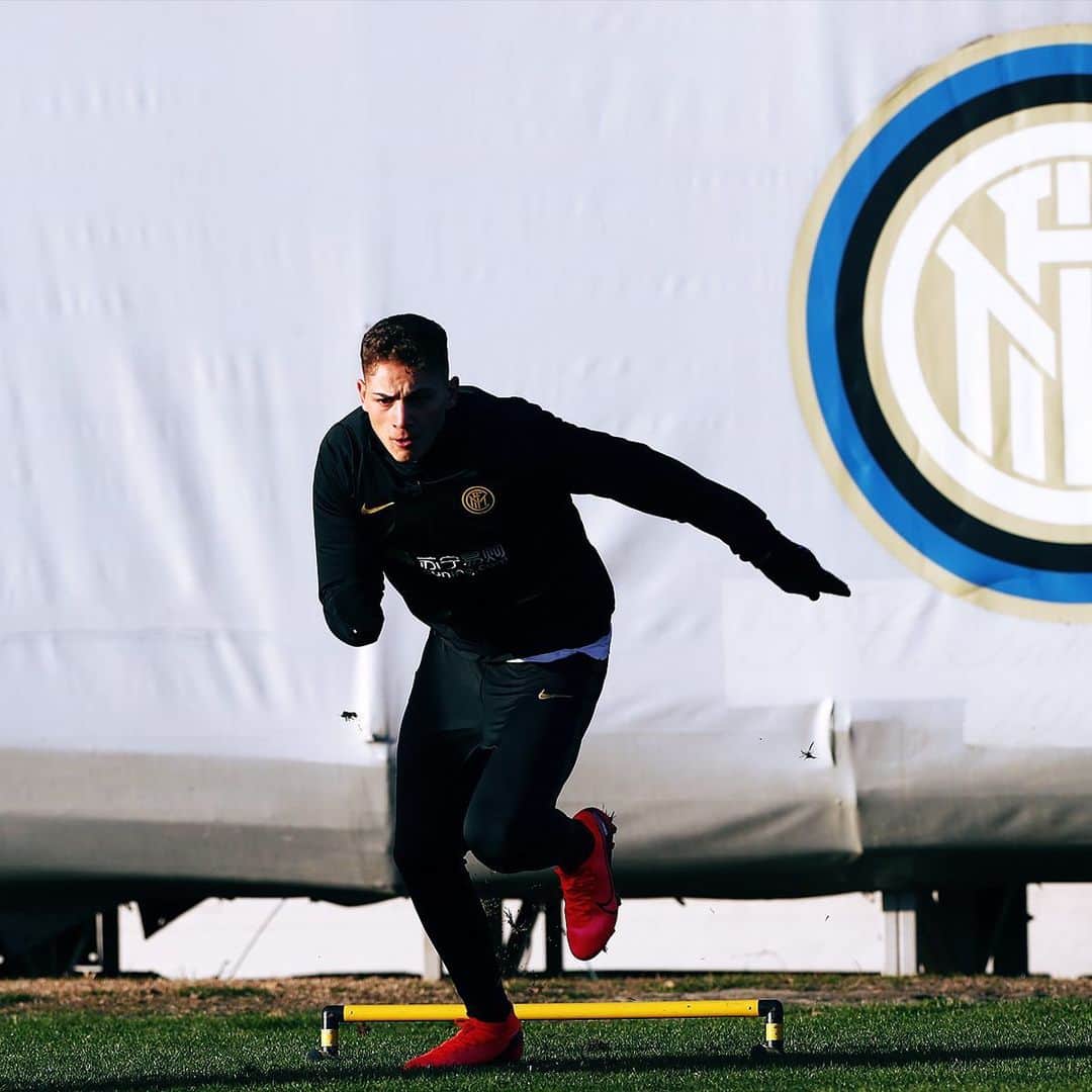 インテルナツィオナーレ・ミラノさんのインスタグラム写真 - (インテルナツィオナーレ・ミラノInstagram)「RUNNING AHEAD 📸💪🏼🔥 #Inter #ForzaInter #Run #Training #Football」1月23日 4時14分 - inter