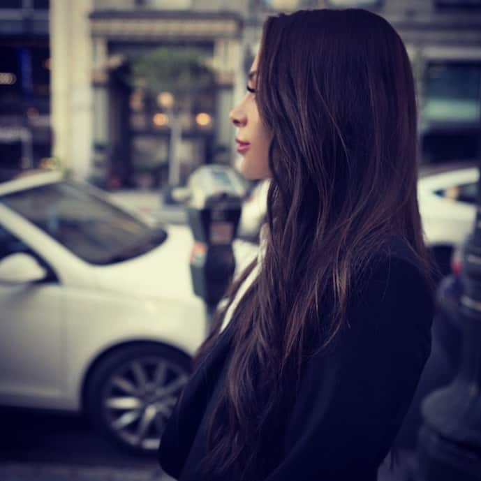 マンディー・ジルーのインスタグラム：「Looking towards the future & it is so bright! 😊✨⁣ ⁣ 📷 @bobby11dacones」