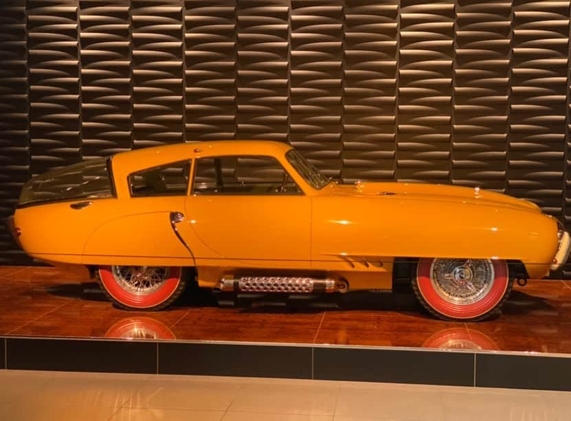 ノーマン・フォスターさんのインスタグラム写真 - (ノーマン・フォスターInstagram)「With Evert Louwman and James Wood at the Louwman Museum in The Hague - a few out of more than 200 automobiles - a memorable experience of a great museum!」1月23日 4時13分 - officialnormanfoster