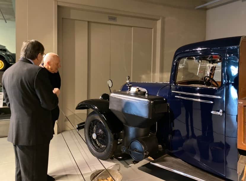 ノーマン・フォスターさんのインスタグラム写真 - (ノーマン・フォスターInstagram)「With Evert Louwman and James Wood at the Louwman Museum in The Hague - a few out of more than 200 automobiles - a memorable experience of a great museum!」1月23日 4時13分 - officialnormanfoster