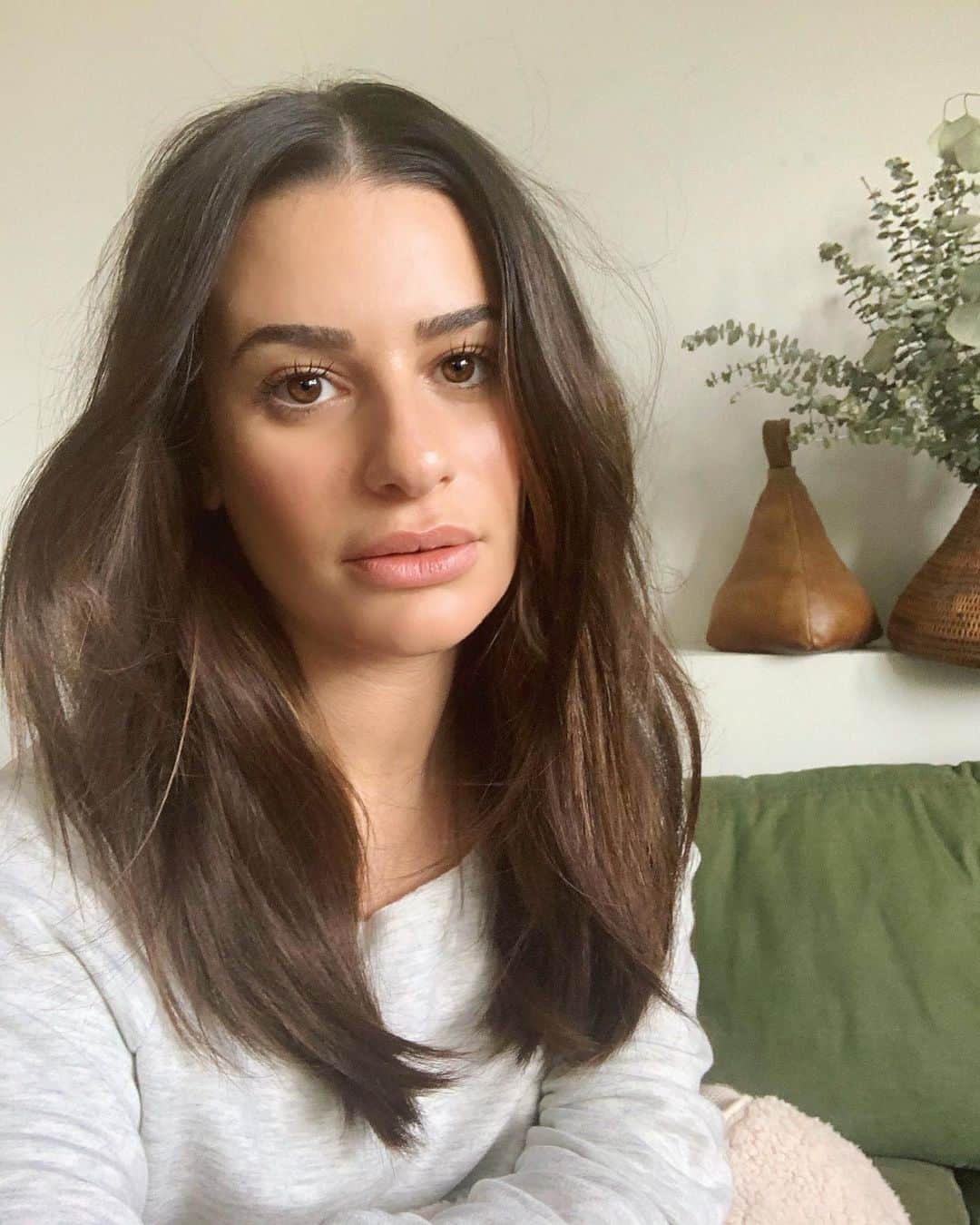 リア・ミシェルのインスタグラム：「Au Naturale✨ the theme of the week for #WellnessWednesday. Check out my stories to see more!」