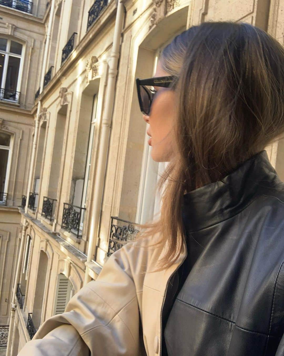 Mathilde Goehlerのインスタグラム：「Dream 🖤」