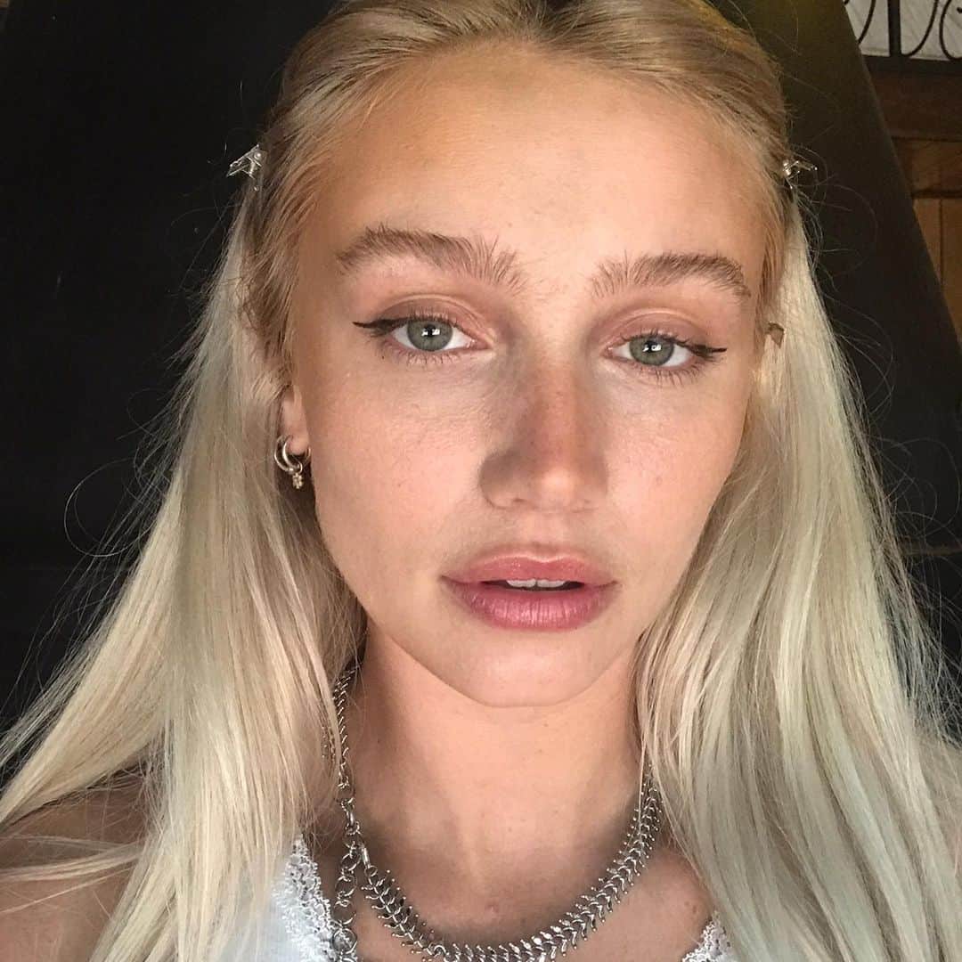 ケイリン・ルッソのインスタグラム：「The Moroccan show IS THE RELEASE PARTY SO COME FOR NEW MUSIC TREATS *️⃣*️⃣*️⃣ VALENTINES DAY ❤️🥰🏹 LINKKKKKK IN BIOOOOO」