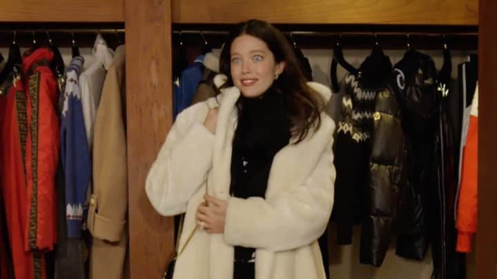 エミリー・DiDonatoのインスタグラム：「Thanks for putting up with my antics @netaporter 😂 Link in description to see how I pack for a ski trip. ⛷ Thanks for always keeping the cameras rolling @j2martinez」