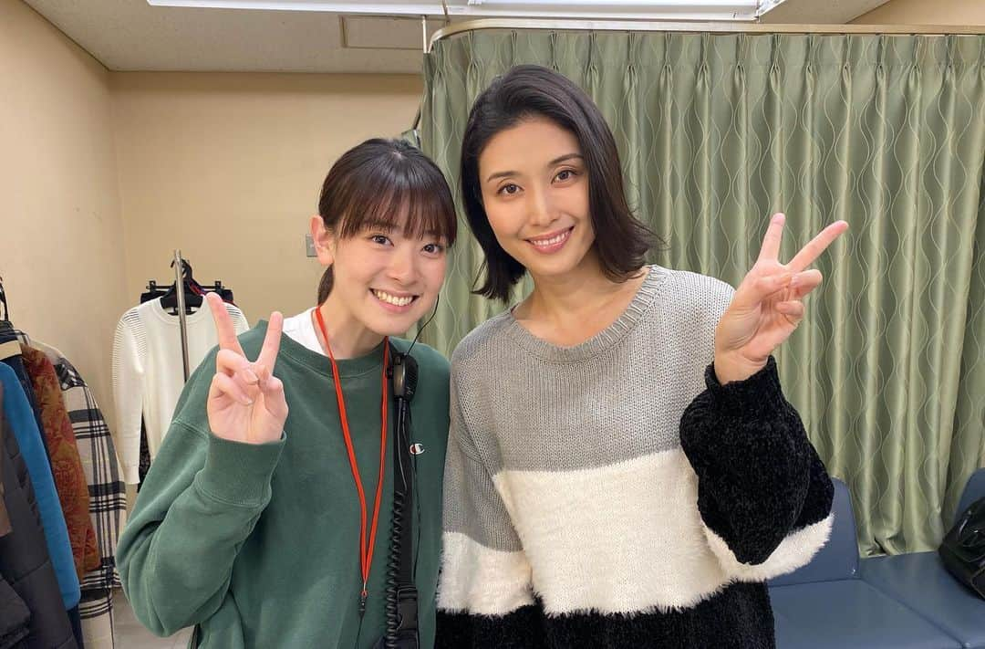 橋本マナミさんのインスタグラム写真 - (橋本マナミInstagram)「きょう深夜0時56分からは ドラマ『エ・キ・ス・ト・ラ!!!』📽 第２話の主人公は私です✨夫の浮気を疑う“人妻エキストラ”を演じます❗ 見れない方はTverやGYAOでも配信しますよー😊」1月23日 17時41分 - manami84808