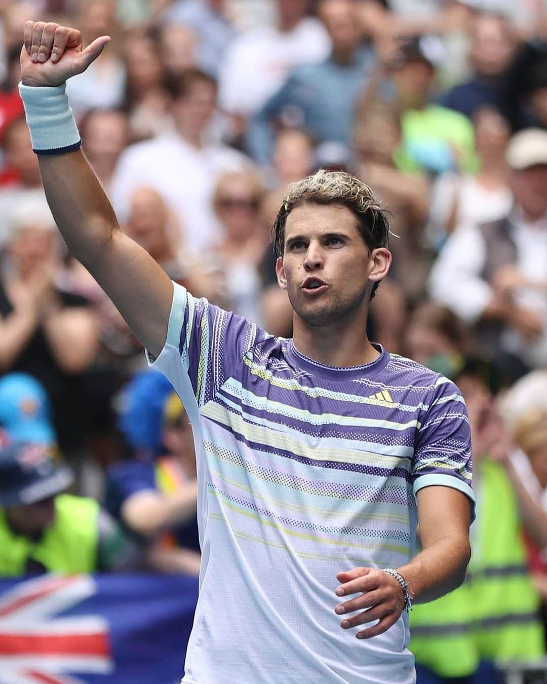 ATP World Tourさんのインスタグラム写真 - (ATP World TourInstagram)「Now THAT was a close call 😅  Trailing two sets to one against 🇦🇺 Alex Bolt, @domithiem rallies to win 6-2 5-7 6-7 6-1 6-2 & makes the 3R 👏 #AusOpen」1月23日 16時19分 - atptour