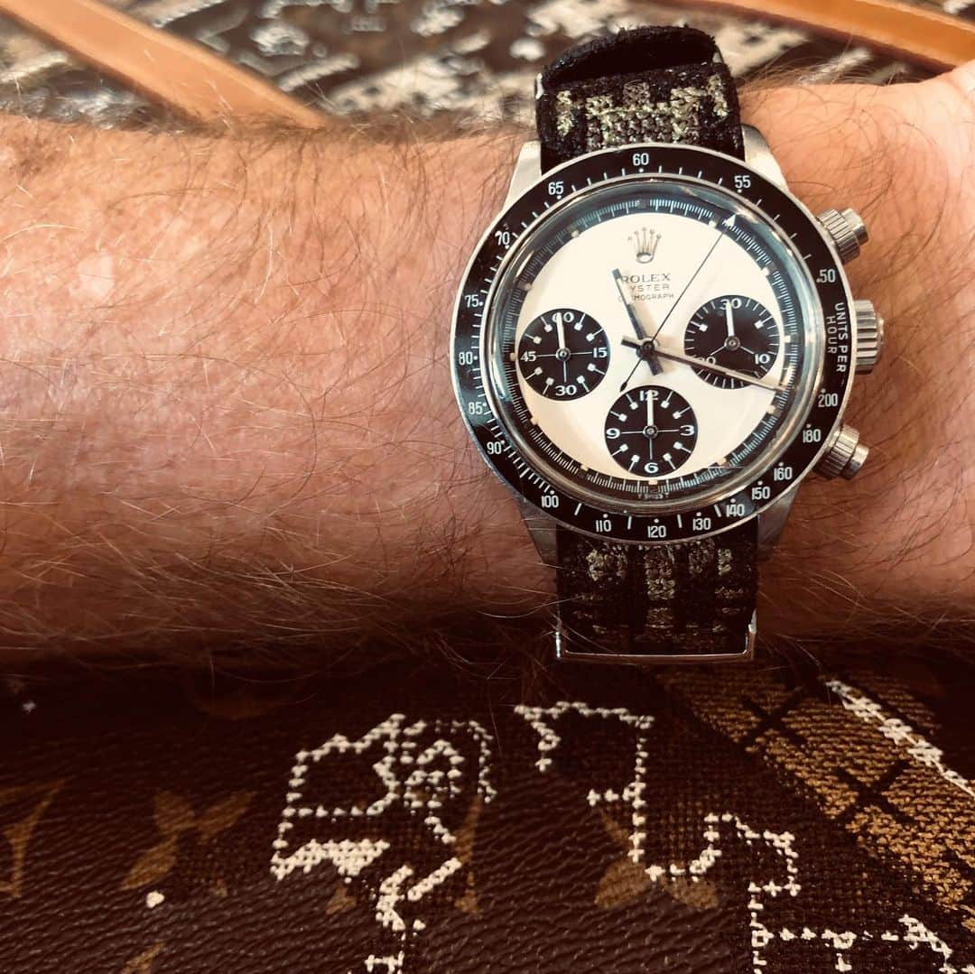 ジェイアーさんのインスタグラム写真 - (ジェイアーInstagram)「Rolex Daytona Paul Newman & Jay Ahr watch strap  Featured in “Crazy Rich Asians”  #jayahr #jonathanriss #emb #rolex #daytona #paulnewman #panda  #mk1 #watchstraps #persianrug #crazyrichasians #movie #newtoy #louisvuitton #keepall #bag #Art #embroidery #icons #everyhumanisanartist #oneofakind #sustainable #hongkong #jayahrstudio #jaylab #heritage #timeaddict」1月23日 16時48分 - _jay_ahr_