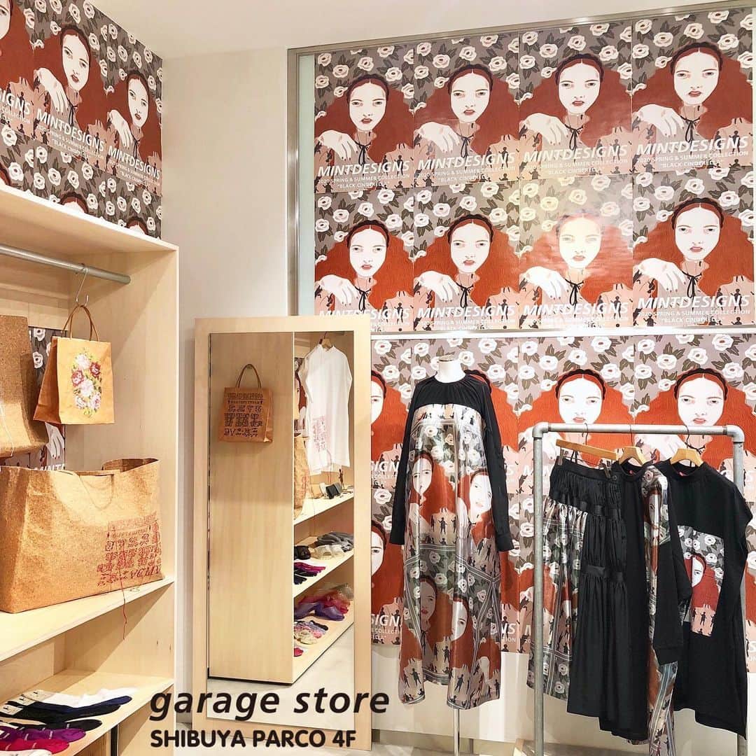 ミントデザインズさんのインスタグラム写真 - (ミントデザインズInstagram)「〈1/24 SHIBUYA PARCO S/S NEW LOOK NIGHT PARTY!!!!✨〉 . mintdesigns garage store（渋谷PARCO４F）では現在、 S/S Collectionの立ち上がりにあわせて、アレッサンドラ・ジェヌアルド(@agenualdo )の”CINDERELLA”で店内を装飾中です！ . また、1/24～2/2の期間、渋谷PARCOでは春物FASHIONを楽しむイベント“SHIBUYA PARCO S/S NEW LOOK”を開催いたします。 . 初日である明日1/24（金）はご招待のお客様限定のイベントを開催！ mintdesigns garage storeではアレッサンドラの店内装飾の他、ドリンクサービスも実施いたしますので、是非皆様遊びにいらしてください！ . 〈SHIBUYAPARCO S/S NEW LOOK NIGHT PARTY〉 ■開催日時：1月24日（金）17：00～22：00 ※16：00～17：00はNIGHT PARTY準備のため一時クローズとなります。 ※17：00～はご招待のお客様限定のイベントです。 ※ご入店は21：30までとなります。 ■入店方法：デジタルインビテーション/渋谷PARCO公式Instagramのフォロー画面/海外発行のパスポート　のいずれかのご提示が必要となります。 . ※デジタルインビテーションをご希望の方は、こちらのアカウントまでDMにてお問い合わせください。 . まだまだ寒い日が続きますが、是非渋谷PARCOで春夏のお買い物をお楽しみください！ ご来場心よりお待ちしております。 . @parco_shibuya_official . #mintdesigns #ミントデザインズ  #mintdesigns_store #fashion #ファッション #collection #コレクション#new #新作 #入荷#blackcinderella#spring#summer #シンデレラ#garagestorelimited」1月23日 17時02分 - mintdesigns_store