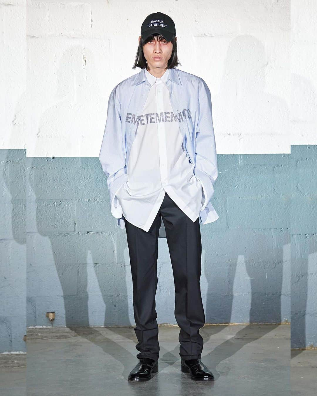 ヴェトモンさんのインスタグラム写真 - (ヴェトモンInstagram)「VETEMENTS FALL WINTER 2021 SHOW #NEWVETEMENTS PIC: @gorunwaydotcom」1月23日 17時08分 - vetements_official