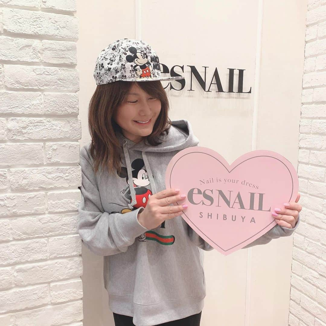 esNAILさんのインスタグラム写真 - (esNAILInstagram)「. はるなさん　@aiharuna_official  いつもありがとうございます😘💞 . . . #はるな愛　さん  #nail#nails#nailart#naildesign##esnail_shibuya#gelnail#ネイル#エスネesnailイル#ジェルネイル#esネイル#ネイルデザイン#美甲#tokyo#shibuya#newnail#渋谷店#新宿店#吉祥寺店#大宮店#名古屋店#大阪店#福岡店 @esnail_la」1月23日 17時24分 - esnail_japan