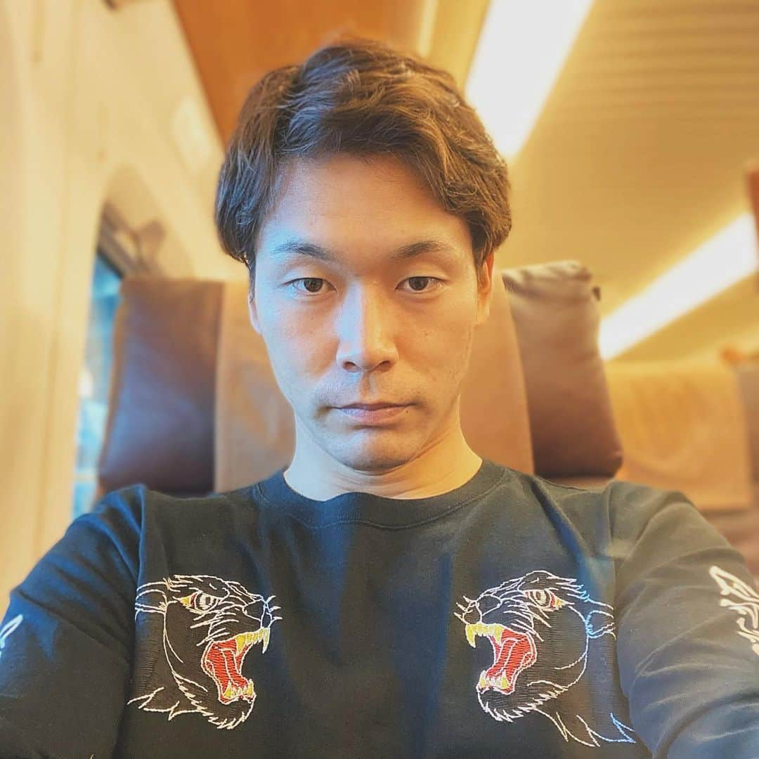 武田翔太さんのインスタグラム写真 - (武田翔太Instagram)「RAKUGAKIのこの服結構好き🔥👍 #rakugaki #azi #お洒落  #刺繍  #お気に入りの服  #🐯」1月23日 8時37分 - shotatakeda18