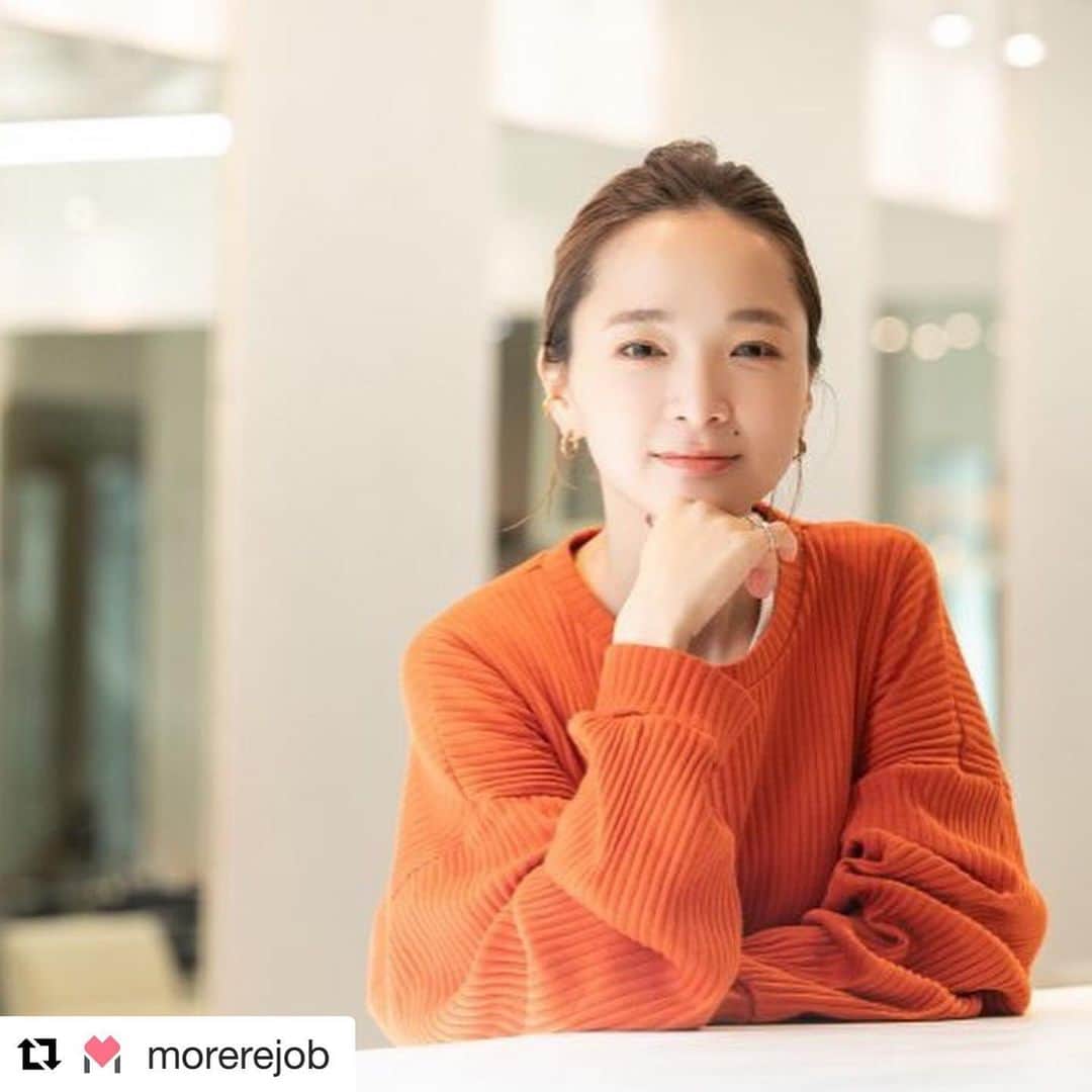 野々口祐子のインスタグラム：「@morerejob さんに取材していただきました☺️ありがとうございます🧡 ・・・ 独立を目指すあなたへ vol.6【SYAN 野々口祐子さん】＃2 @yuko_nono  @syan_tokyo  キャリアプランのひとつである「独立」。サロンオーナーの経験談から、独立について考えてみましょう。前編に続き、表参道の人気美容室『SYAN』代表・野々口祐子さんにインタビュー。  後編では、表参道という激戦区でサロン経営を続けるためのブランディングについて、そして野々口さんが目指す「人を大切にできるサロン」をつくるためにしてきたことをお伺いします。 ※記事は @morerejobのプロフィール欄のリンク先からチェックできます。  #美容師#美容師アシスタント#スタイリスト#美容師スタイリスト#美容学生#美容学校生#就職#転職#求人サイト#リジョブ#morerejob#美容院#サロン内装#syan#野々口祐子#独立#インタビュー#サロン経営#激戦区#サロンづくり」