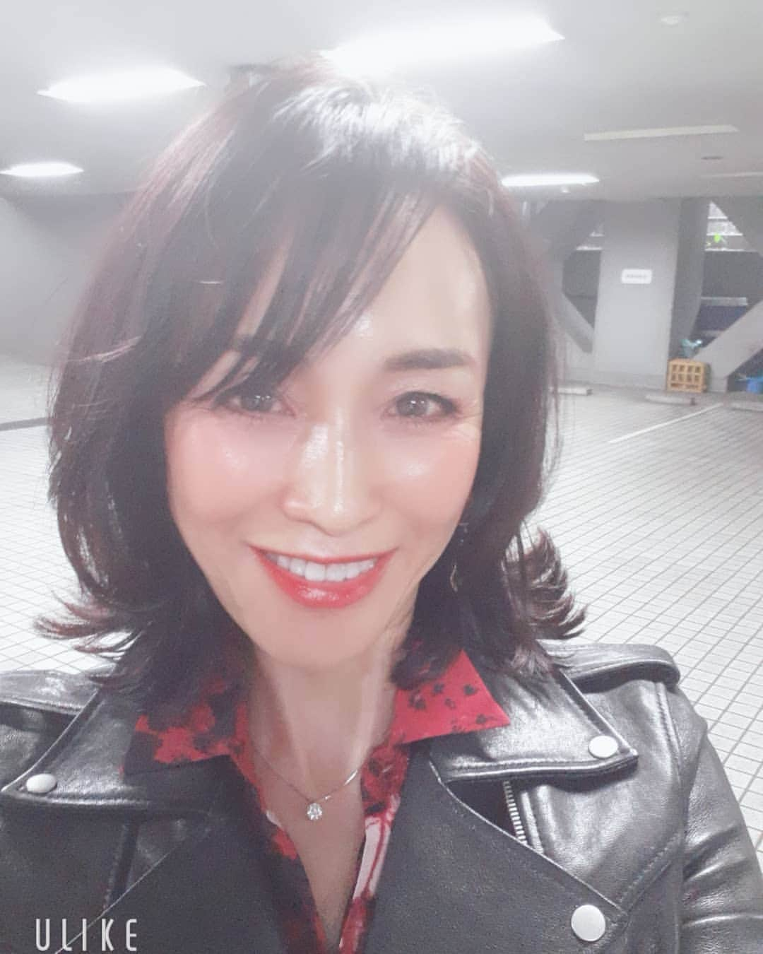 Micaco（ミカコ）のインスタグラム：「急ですが、今からFM東京 「ブルーオーシャン」に出演します😊 美容のお話を沢山させていただくので、良ければ聞いてください！ 　ボディライン・アーティストMicaco  #FM東京#ラジオ#ブルーオーシャン#美容#朝活#美肌」