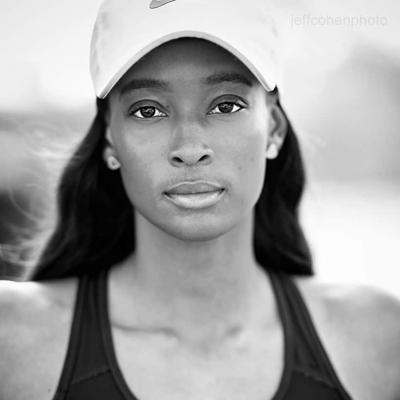 ダリラ・ムハマドのインスタグラム：「#Take a deep breath, be intentional, commit. Repeat.” #nike #roadtotokyo #femaleathlete 📸 @jeffcohenphoto」