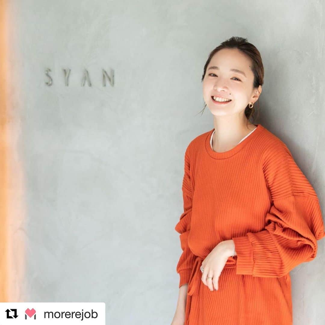 野々口祐子のインスタグラム：「@morerejob さんに取材していただきました☺️ ・・・ 独立を目指すあなたへ vol.6【SYAN 野々口祐子さん】＃1 @yuko_nono @syan_tokyo 独立企画 第6回目！！ 今回ご登場いただくのは、確かなビジュアルセンスで支持を集め、成長を続ける美容室『SYAN』の代表・野々口祐子さん。前編でお聞きしたのは、独立のきっかけから開業準備について。前サロンの閉店により、強制的に独立をすることになったという野々口さん。3カ月でお店を開店させた経験について、詳しくお伺いします。 ※記事は @morerejobのプロフィール欄のリンク先からチェックできます。  #美容師#美容師アシスタント#スタイリスト#美容師スタイリスト#美容学生#美容学校生#就職#転職#求人サイト#リジョブ#morerejob#美容院#サロン内装#独立#独立開業#syan#野々口祐子」