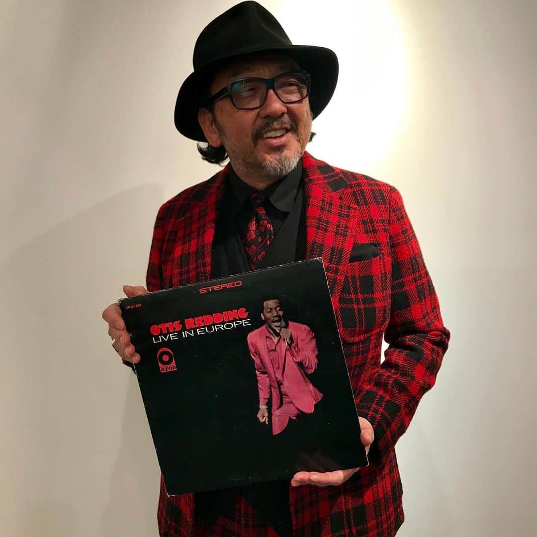 のインスタグラム：「#今日の1枚  #otisredding  #otisreddingliveineurope  #suit #waistcoat #harristweed #thestylistjapan #shirt #isseymiyakemen #tie #commedesgarconshommeplus #boots #danner #sophnet #eyeglasses #白山眼鏡 #thestylistjapan #mensfashion #vinylcollection」