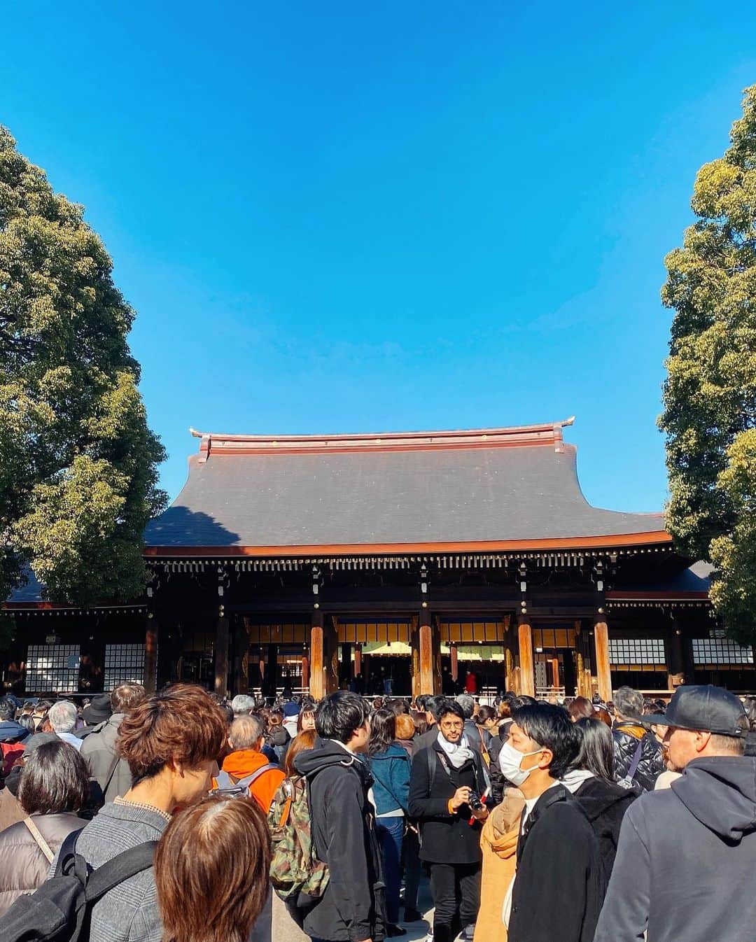 田中里奈さんのインスタグラム写真 - (田中里奈Instagram)「いつかの東京観光🗼﻿ ﻿ 先日、小学校の頃からの親友が、地元広島から我が家にお泊まりコースで東京に遊びに来ました。 普段よく行く表参道、原宿、渋谷エリアを中心に行動したんだけど、友達がいることもあって、いつもは行かないような場所にもたくさん行けて発見がたくさん✨ ﻿ 変わったところ、変わってないところ、色々あるけどどれもひっくるめて人間って愛おしいものだな〜と改めて。﻿ そしてどんな時も変わらずbillsのパンケーキは美味しかったです🥞﻿ ﻿ 写真1枚目の原宿のGalaxy、行ってみたら予想以上に楽しかった！﻿ ものは試し、やっぱり思い立ったら飛び込んでみるに越したことはない✌️﻿ とんこ二日間ありがとう〜！！！﻿ ﻿  #たなか旅メモ #東京編 #東京観光スポット」1月23日 9時50分 - tanakaofficial