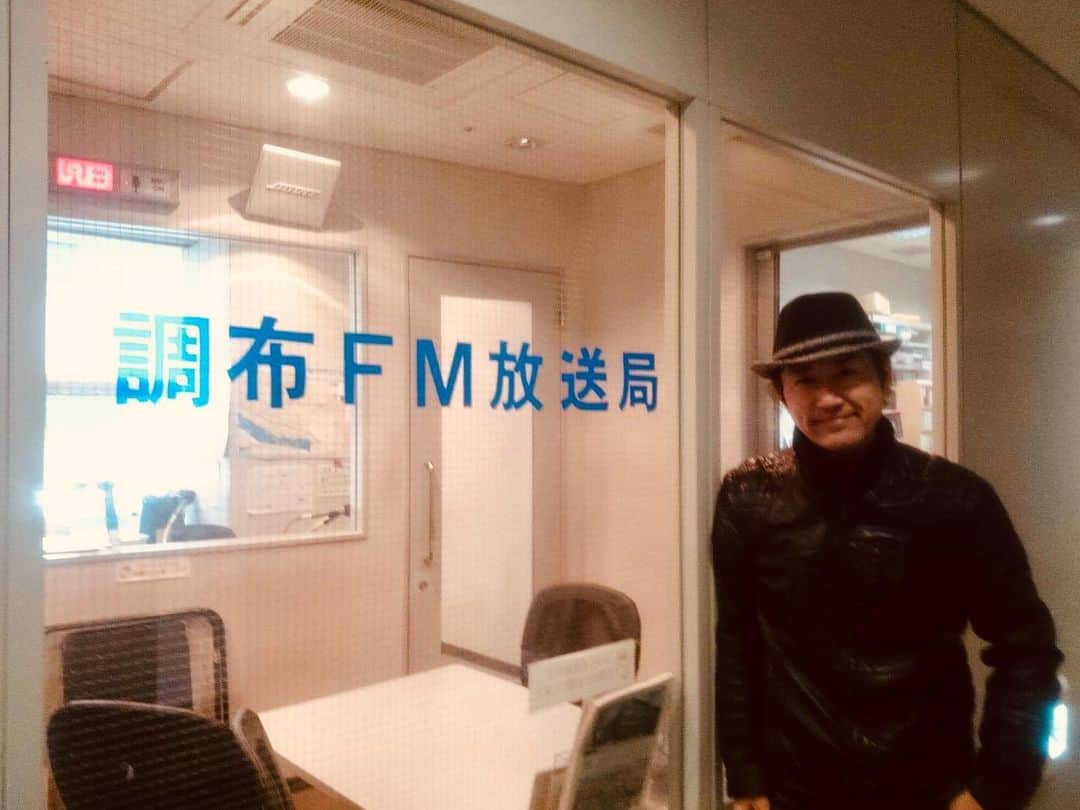菊田俊介さんのインスタグラム写真 - (菊田俊介Instagram)「I was guest appearing on Chofu Fm 83.8 MHz with Toshimi Matsushita. We had a great time. Thank you Chofu FM and Chiaki Akashi. 昨日は、調布FMに松下年見さんと一緒に出演しました。楽しい時間はあっという間に過ぎて行った感じですね^_^ パーソナリティの明石千明さん、FM調布のみなさん、ありがとうございます！！80年代に出た年見さんのシングルCDもいただきました。めちゃいい感じです♫ #chofufm #fmradio #liveradio」1月23日 9時56分 - shun.kikuta