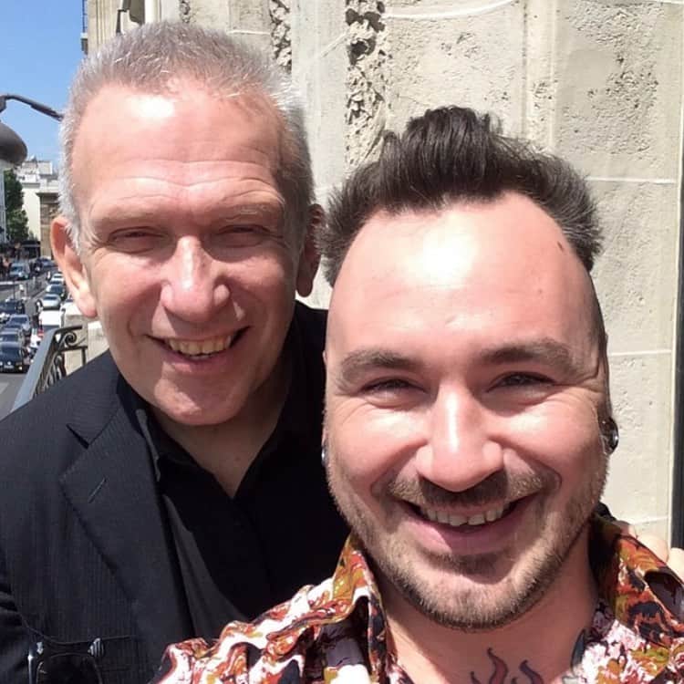 ジャンポールレスパナールのインスタグラム：「. Happy birthday dear @jpgaultierofficial! You are certainly the main reason why I am doing this job. I remember being dazzled by your shows presented by Viviane Blassel on television. That's what made me want to do fashion. I see myself being 11 learning hand sewing thinking about you. 😛 Since I was a kid, One of my dream was to meet you. What a shock when I got a call from your studio to come to Paris for a picture with you and your 3 favorite design godchilds! I mean YOU named me one of your godchild!🤪 A wonderful memory that I will keep forever in my heart. I feel so sorry that I missed your last couture show. The end of one thing leads to the beginning of another. See you soon! ♥️」
