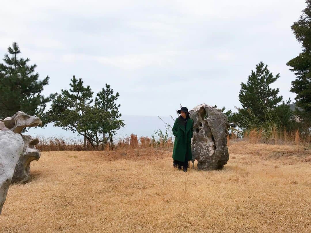 名越涼子さんのインスタグラム写真 - (名越涼子Instagram)「この写真どうしよう。  #アートで遊ぼう  #直島#naoshima #art#香川#kagawa #kagawaprefecture  一一一一一一一一一一一 #アートのある暮らし  #アートのある生活  #アートの島」1月23日 10時56分 - nagoshi_ryo