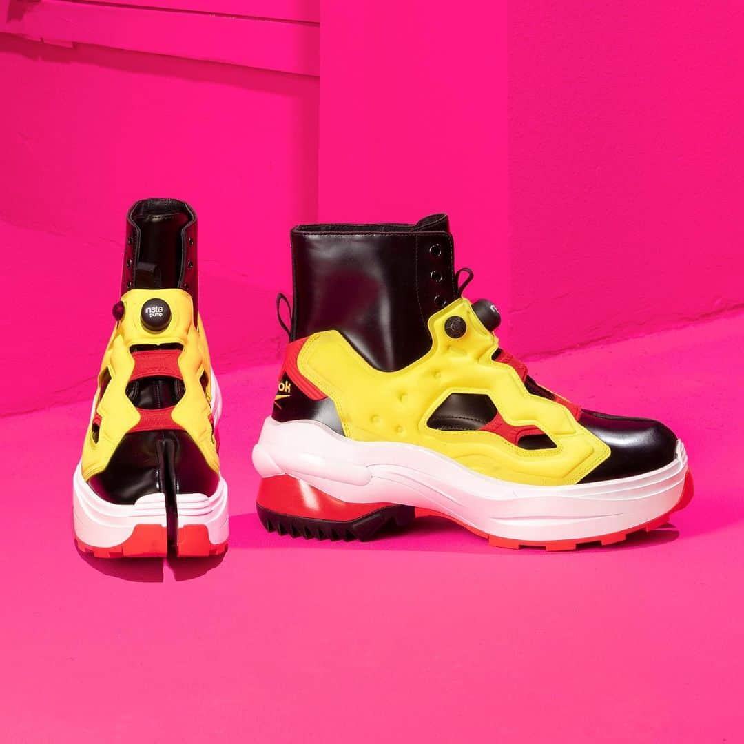 HYPEBEASTさんのインスタグラム写真 - (HYPEBEASTInstagram)「@hypebeastkicks: @maisonmargiela has teamed with @reebok for a hybrid silhouette that’s a combination of the Tabi and the Instapump Fury. Crafted in both heeled and flat high-top silhouettes, each split toe style features a high-gloss black calfskin Tabi upper that’s encased in the Instapump Fury’s signature cut-out synthetic cage. The overlays have been dressed in recognizable neon and red hues, combining with the black base layer to replicate the Fury’s first-ever colorway. Stay tuned for the release info.⁠⠀ Photo: Reebok」1月23日 11時16分 - hypebeast