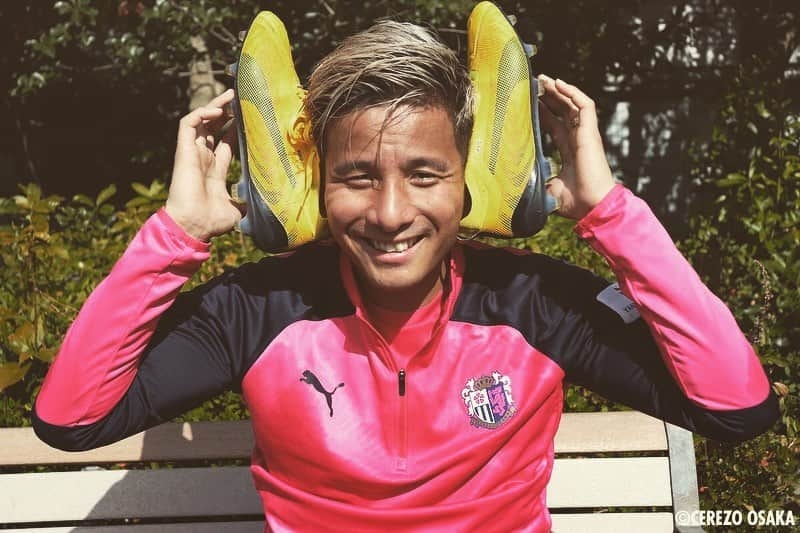 セレッソ大阪さんのインスタグラム写真 - (セレッソ大阪Instagram)「オレのスパーク⚡⚡⚡⚡ #セレッソ大阪 #SakuraSpectacle #cerezo #丸橋祐介 #松田陸 #田平起也 #オレのスパーク #Bethespark #PUMAOne #PUMAFOOTBALL #PUMA #破天荒 @pumafootball_jp  @pumajapan  @maruhashi_yusuke @riku_matsuda_02_official @tabira_tatsuya」1月23日 11時37分 - cerezo_osaka