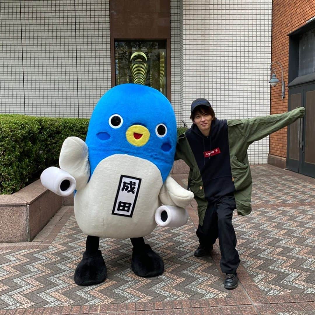 椿隆之のインスタグラム：「友達が増えた笑  しかも、成田市特別観光大使までやっている〜  #うなりくん  #成田市  #千葉県　 #ゆるきゃら」