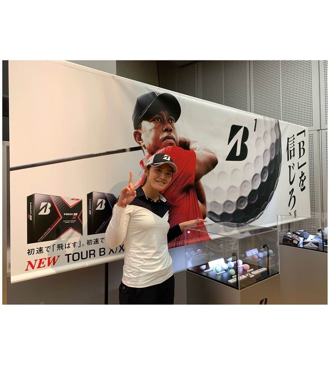 渡邉彩香さんのインスタグラム写真 - (渡邉彩香Instagram)「. ブリヂストンのNEWボール ⭐️NEW TOUR B X/XS⭐️ . また今回も一段と進化してます！！ ほんと毎回発表されるブリヂストンさんのボールの進化がすごい！！！ でも今回のボールが一番驚かされたかなあ🤔🤔🤔 . わたしはXを使います😊 皆さんにも是非一度試してみて頂きたいです😊 . #ブリヂストン #ブリヂストンゴルフ #チームブリヂストン　@teambridgestone」1月23日 11時45分 - watanabeayaka_official