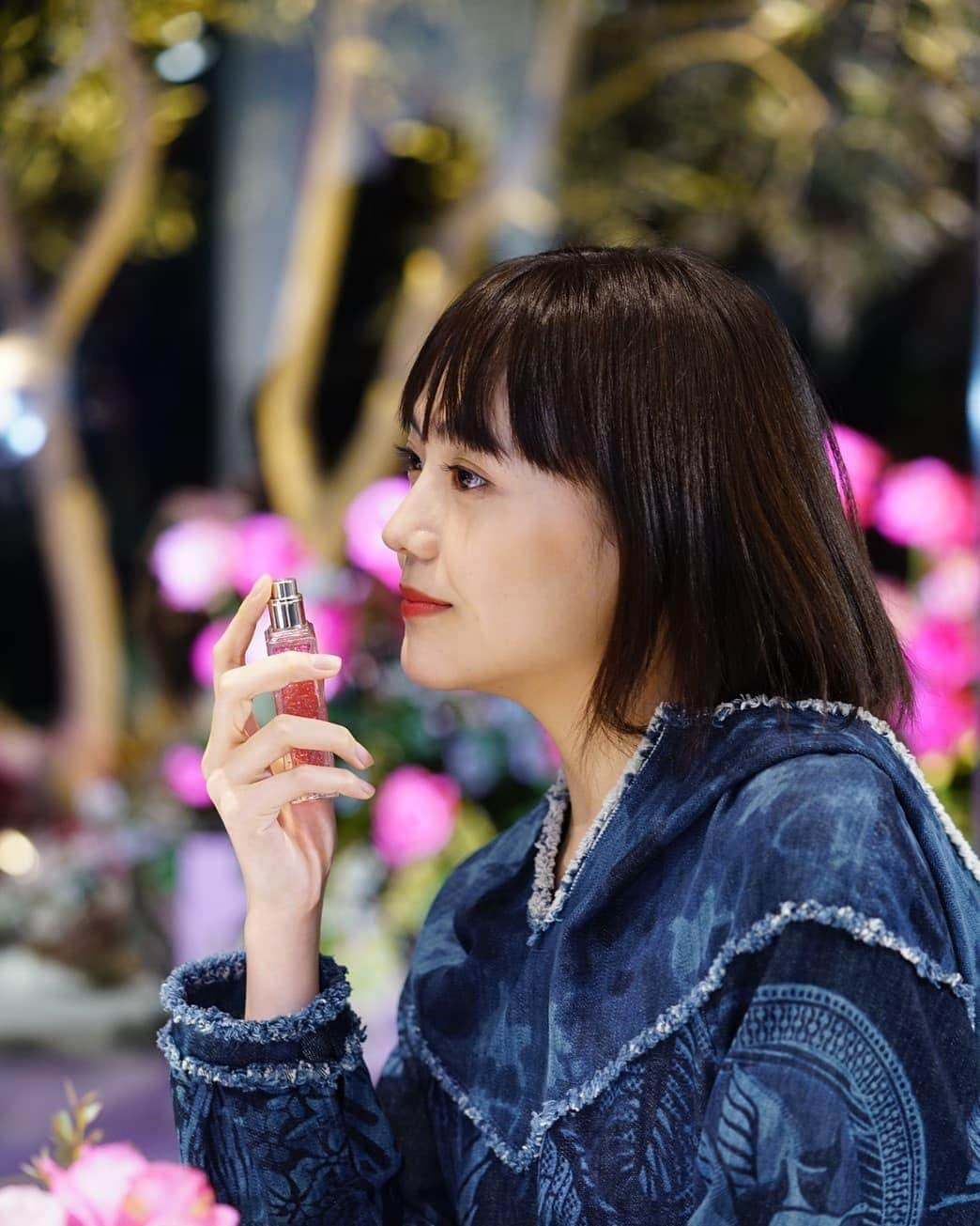 松井愛莉さんのインスタグラム写真 - (松井愛莉Instagram)「薔薇が沢山の素敵な空間でした♡ @dior @diorparfums」1月23日 12時06分 - airi1226_official