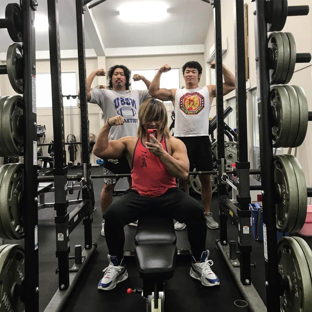 棚橋弘至さんのインスタグラム写真 - (棚橋弘至Instagram)「#biceps #njpw #辻陽太 #上村優也 💪」1月23日 12時06分 - hiroshi_tanahashi