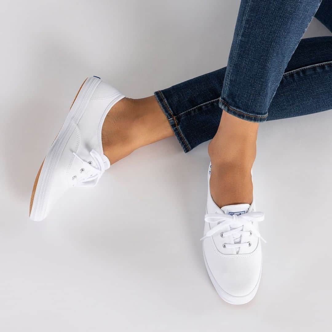 Keds Japanのインスタグラム：「CHAMPION OXFORD CVO⁠ White / ¥4,500+tax⁠ ⁠ #Keds #ladiesfirst #kedsstyle #sneakers #whitesneakers #sneakerholics #kickstagram #sneakerlover #sneakergirl #casualoutfits #womanstyle #womanfashion #ootd #outfit #casualstyle ⁠ #ケッズ #スニーカー #白スニーカー #カジュアルコーデ #カジュアルファッション #スニーカーコーデ #デニムコーデ #👟」