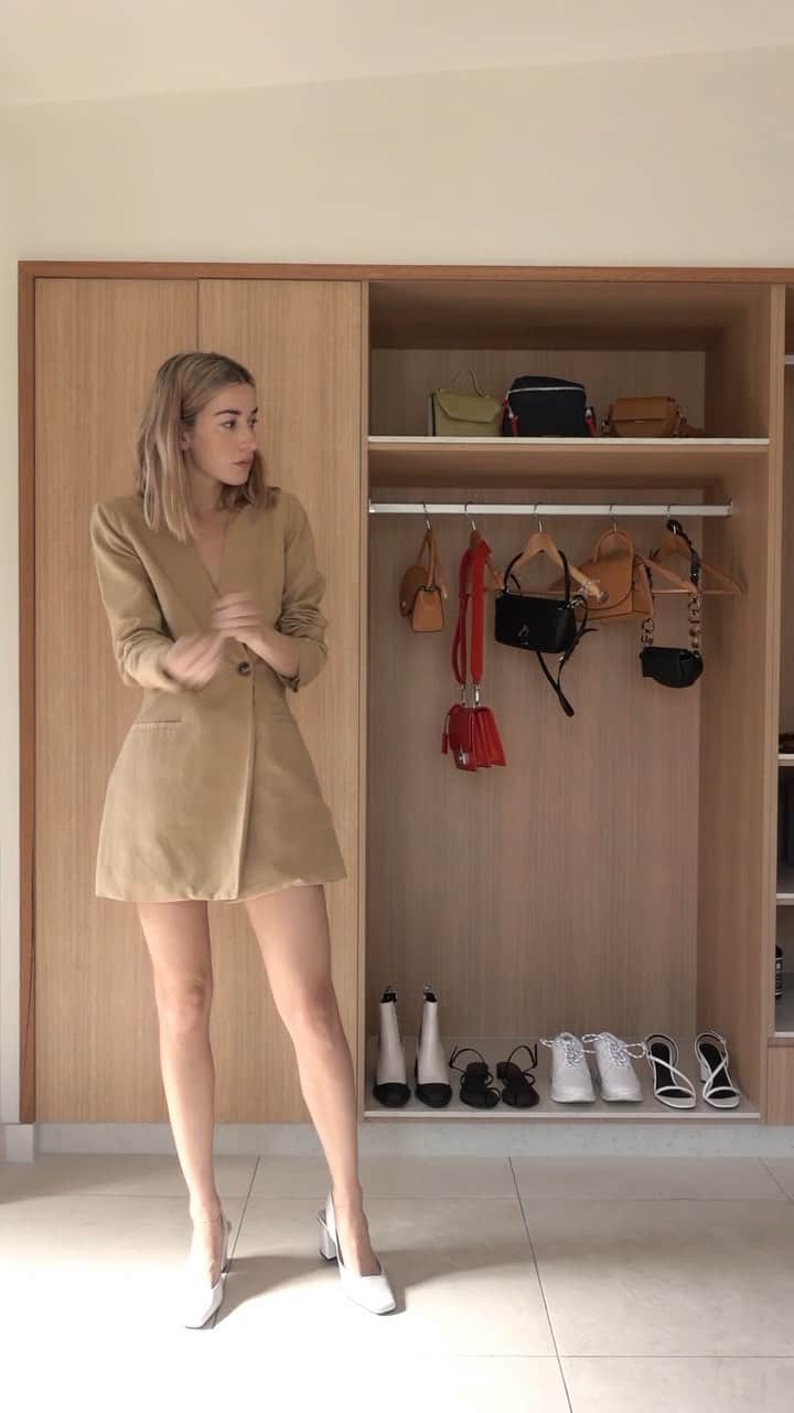 カルメン・ハミルトンのインスタグラム：「Trying something new for the NEW YEAR 💫 Shot this little styling video showing what I pack to take on vacation when we were in Byron Bay last month with @charleskeithofficial. If you like these kinds of videos, let me know in the comments. Thinking about starting a styling series (tell me what you'd like to see!) x  Shot by @ryancullen  Edited by @lainyblack」